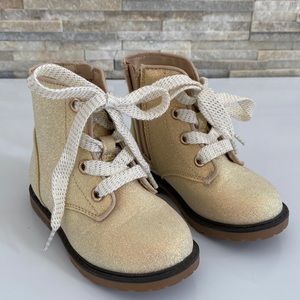 Sparkle Glitter Booties Size: 7 toddler